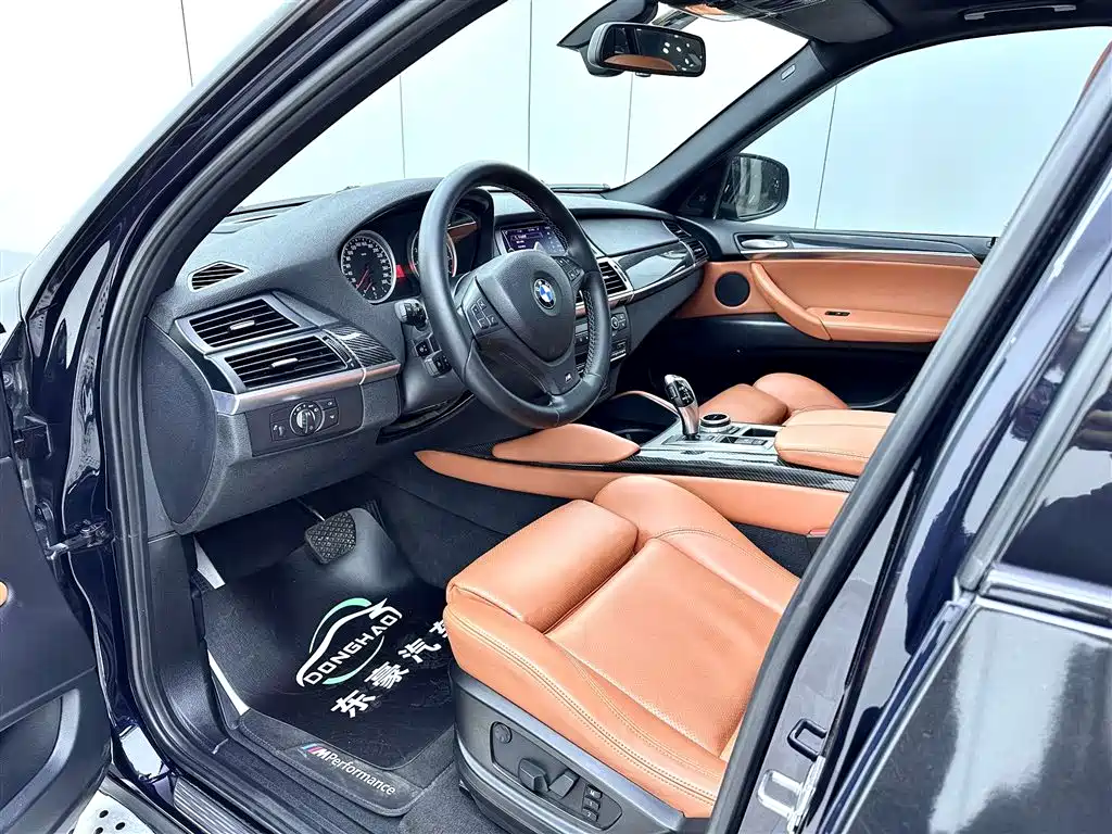 BMW X5 M - фото 14