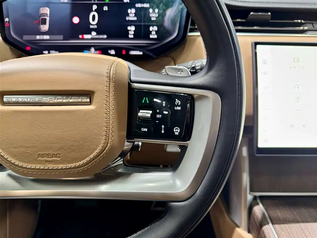Range Rover 2024 model 3.0 L6 400PS SE LWB 7-seater