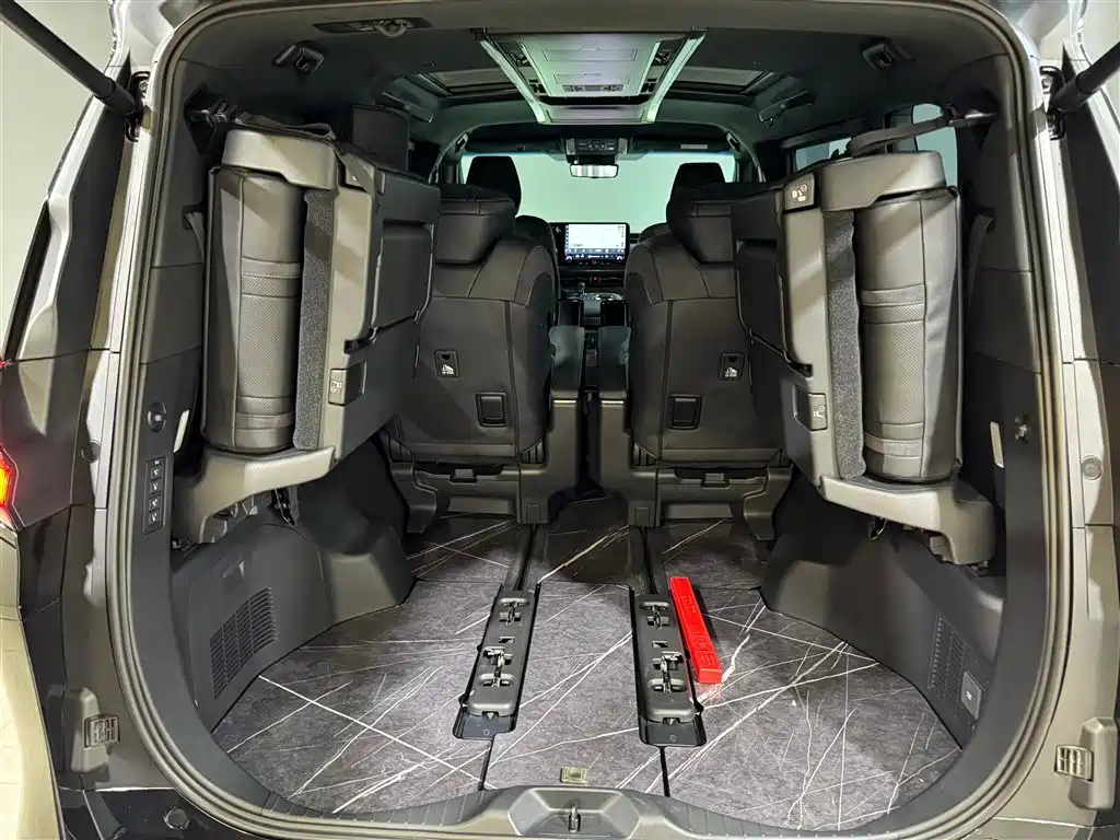 Lexus LM 2023 350h 7-Seat Elegant Edition