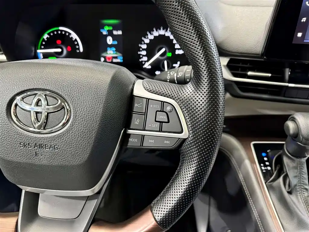 Toyota Granvia 2024 2.5L Hybrid Comfort Edition