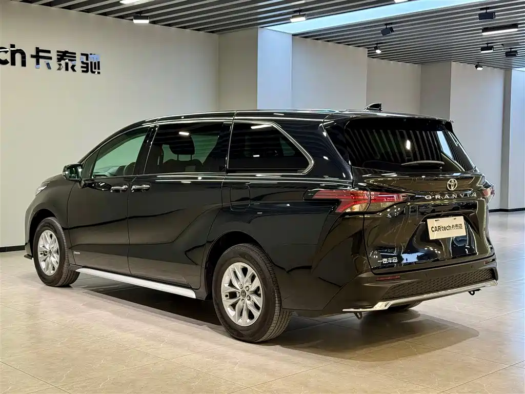 Toyota Granvia 2024 2.5L Hybrid Comfort Edition