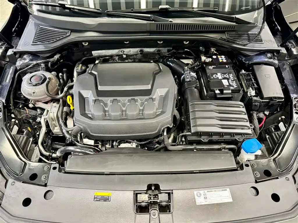 Volkswagen Passat 2025 Elite Edition 330TSI