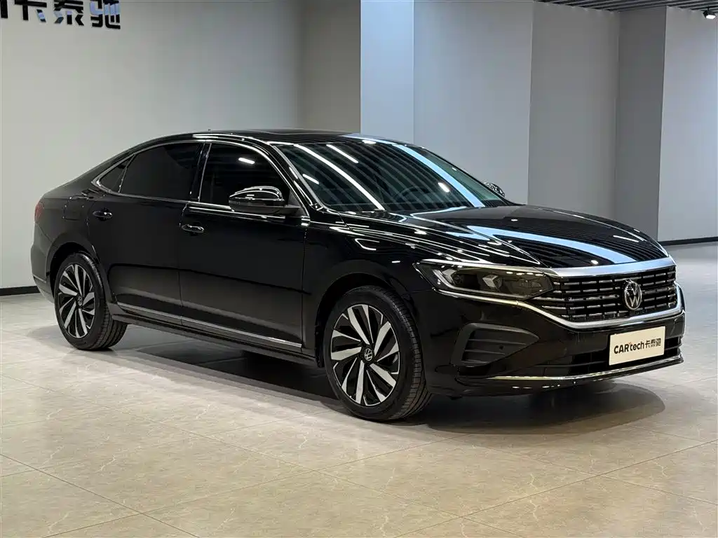 Volkswagen Passat 2025 Elite Edition 330TSI