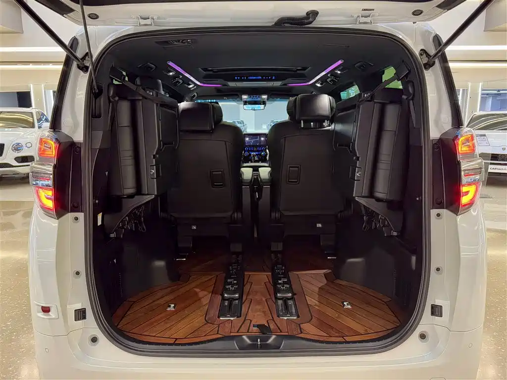 2021 Toyota Vellfire Crown Hybrid 2.5L HV Premium Edition