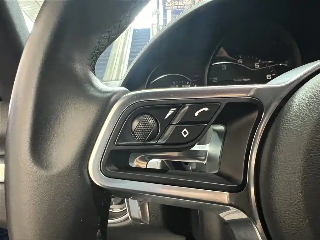 Porsche 718 Cayman