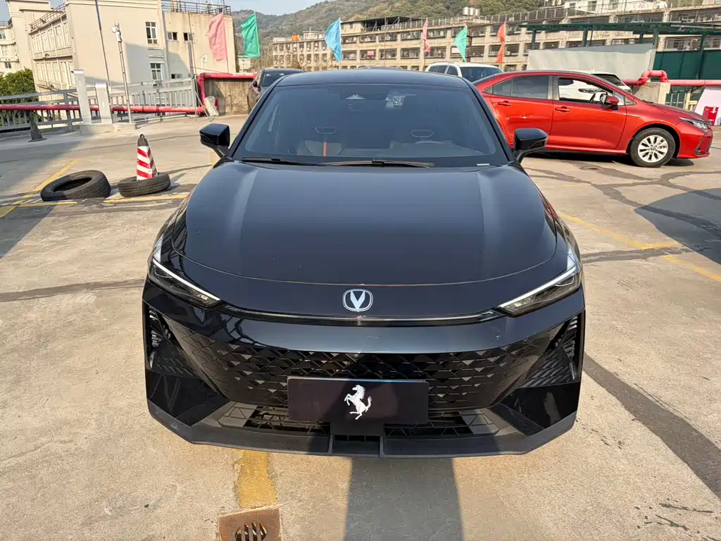 Changan UNI-V 2024 1.5T Premium Edition
