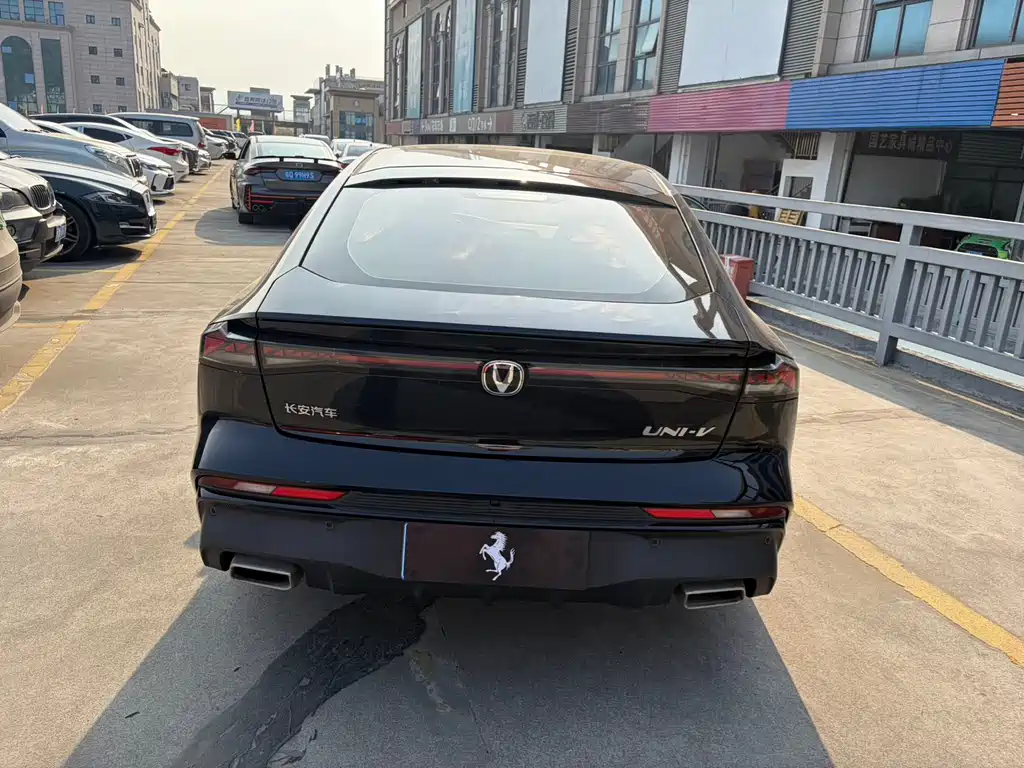 Changan UNI-V 2024 1.5T Premium Edition
