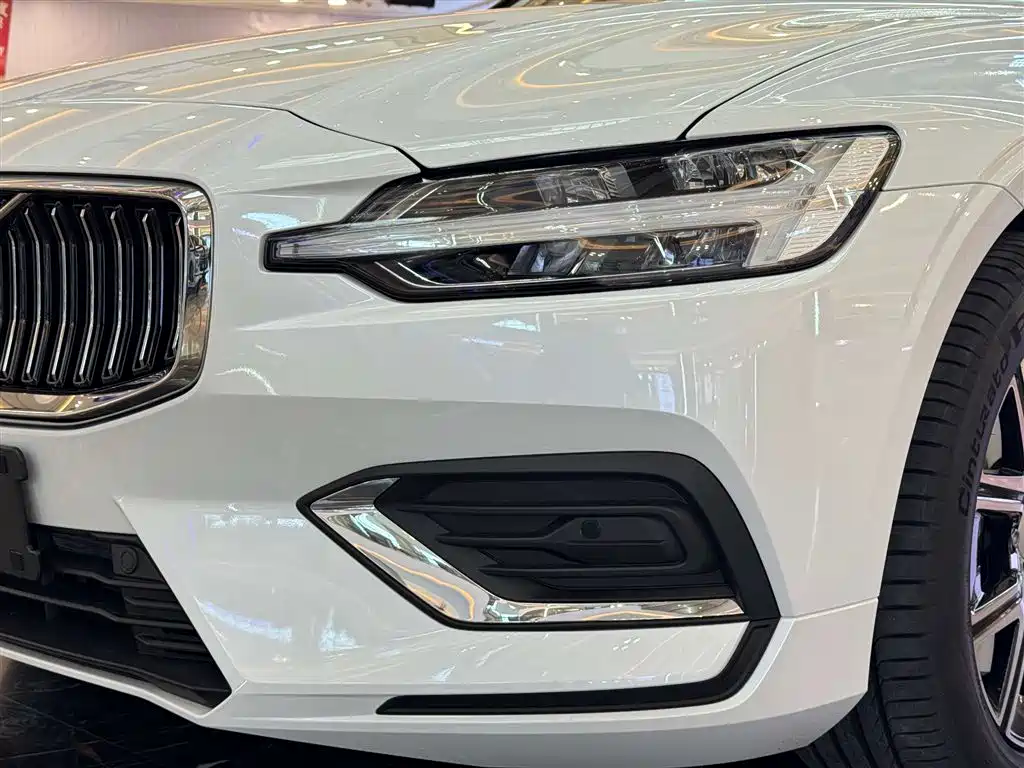 Volvo S60 2026 B4