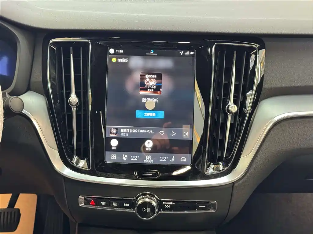 Volvo S60 2026 B4
