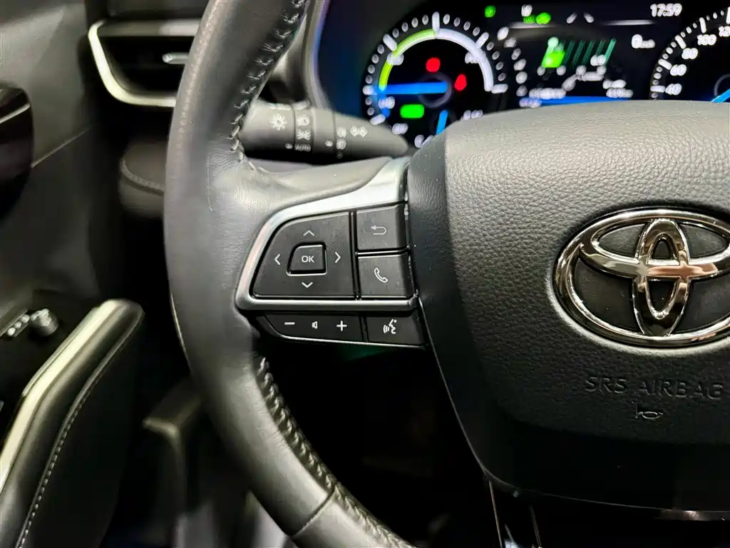 Highlander 2023 2.5L HEV AWD Premium 7-Seater