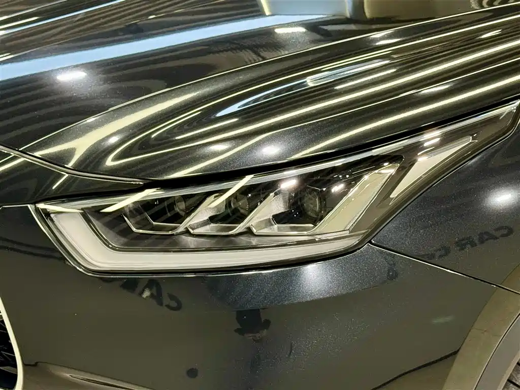 Highlander 2023 2.5L HEV AWD Premium 7-Seater