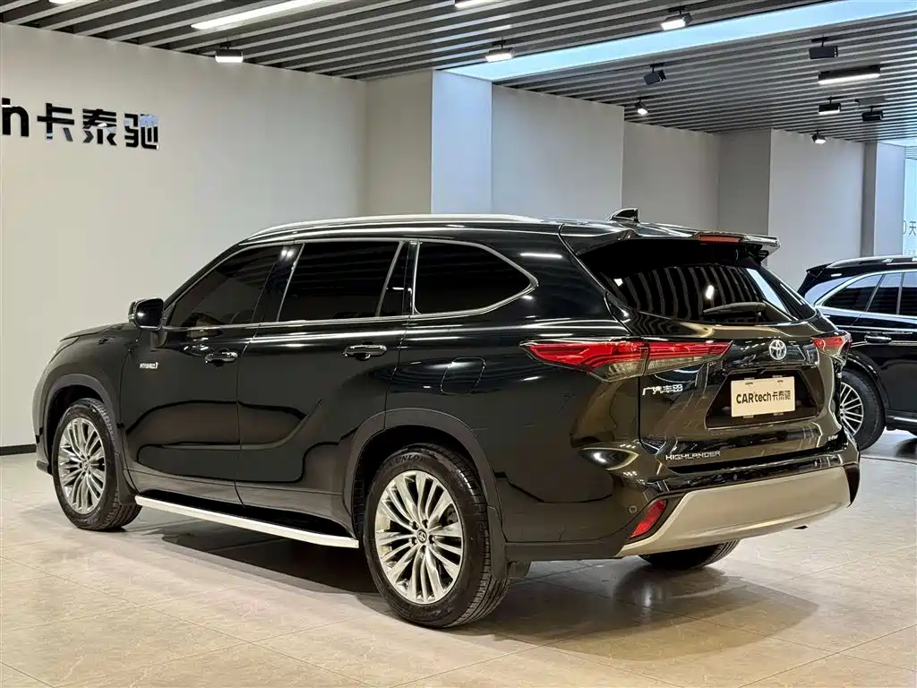 Highlander 2023 2.5L HEV AWD Premium 7-Seater