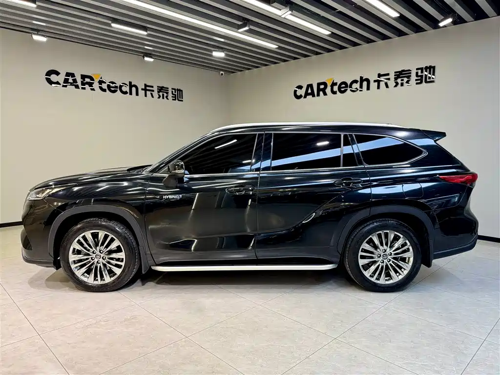 Highlander 2023 2.5L HEV AWD Premium 7-Seater