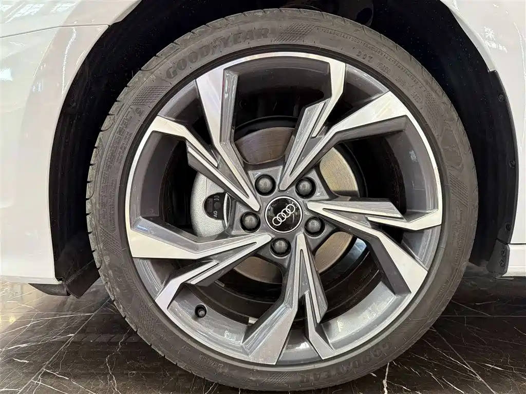 Audi A3L Limousine 2024 35 TFSI Luxury Sport
