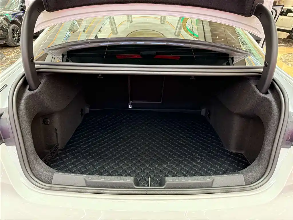 Audi A3L Limousine 2024 35 TFSI Luxury Sport