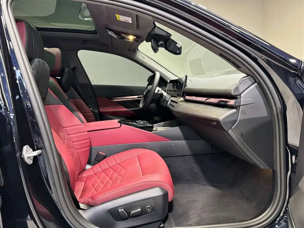 BMW 5 Series 2025 530Li Exclusive M Sport Package - фото 26