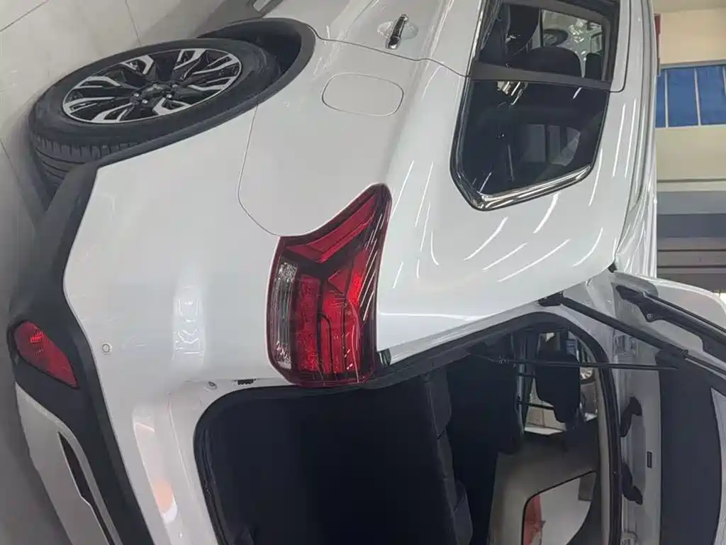 Mitsubishi Outlander 2020 2.4L 4WD Zhi Xiang Edition 7-Seater