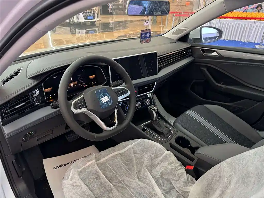 Volkswagen Sagitar 2025 Facelift 300TSI DSG Feiyue Edition