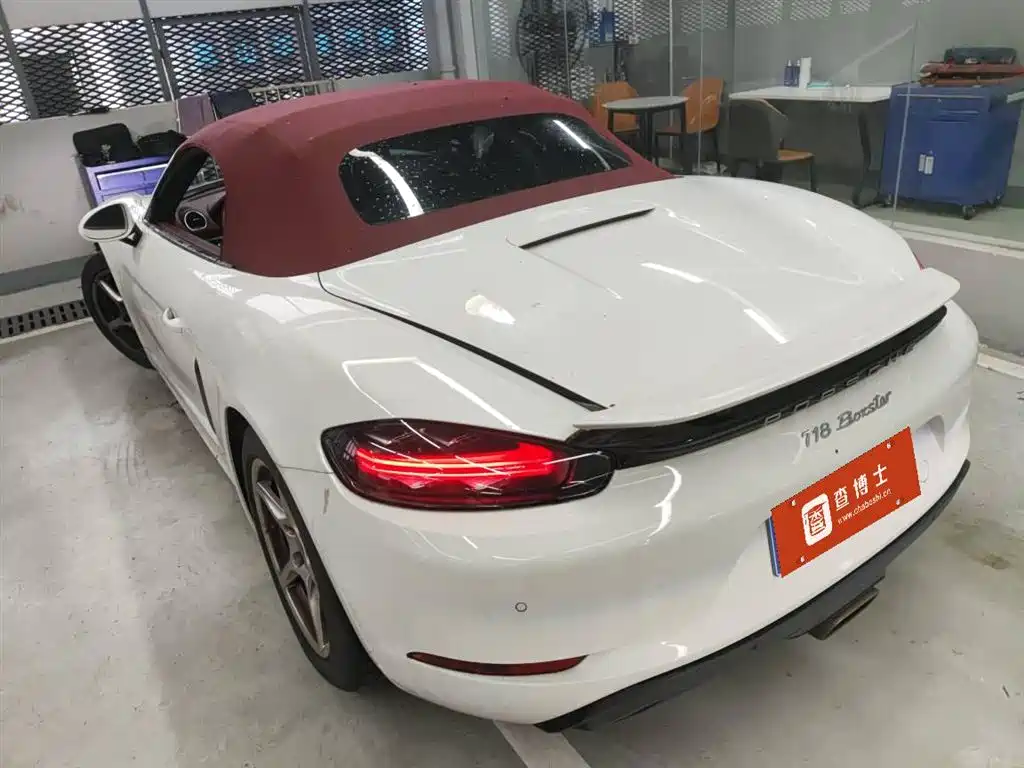 Porsche 718 Boxster 2.0T