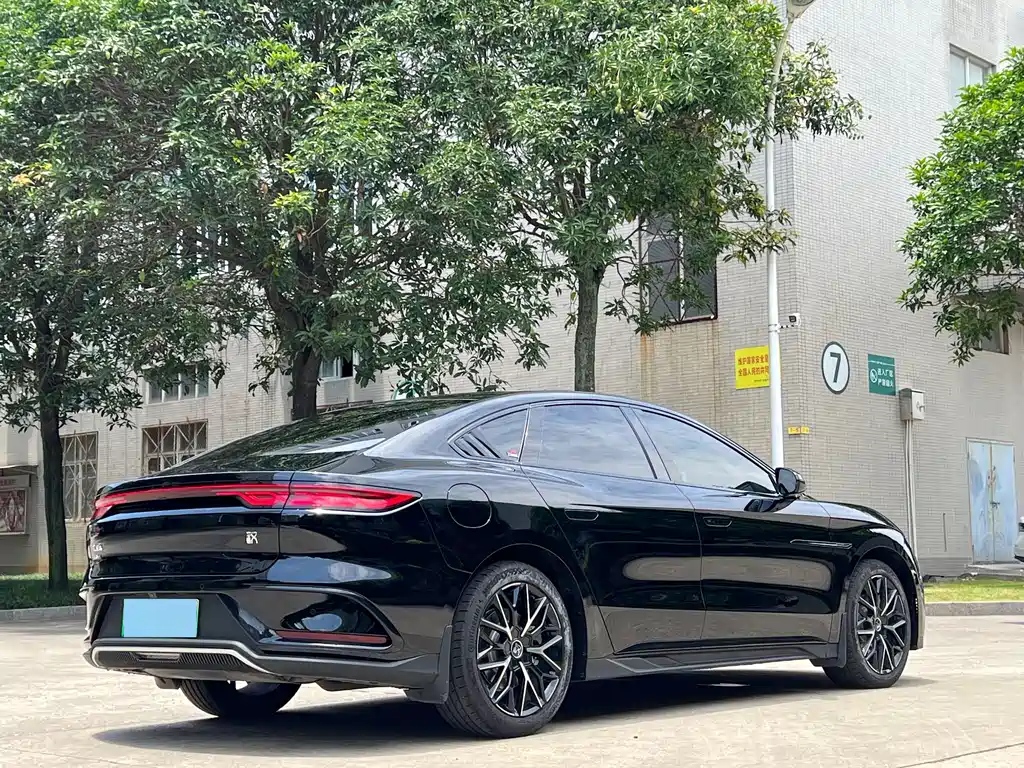 BYD Han 2025 DM-i Intelligent Driving Edition 125KM Premium