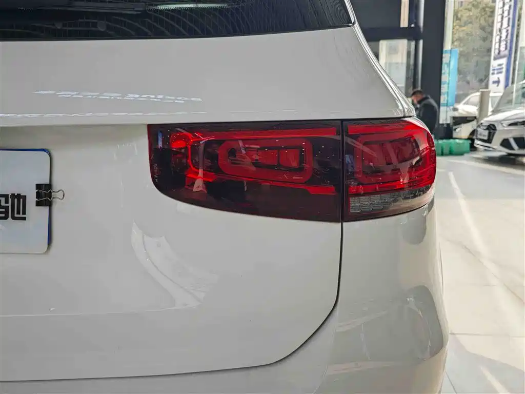Mercedes-Benz GLB 200 Fashion Edition 2022 Facelift