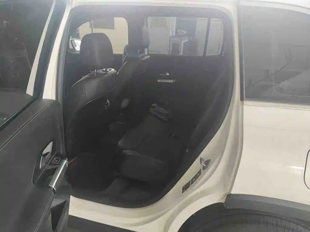 Mercedes-Benz GLB 200 Fashion Edition 2022 Facelift