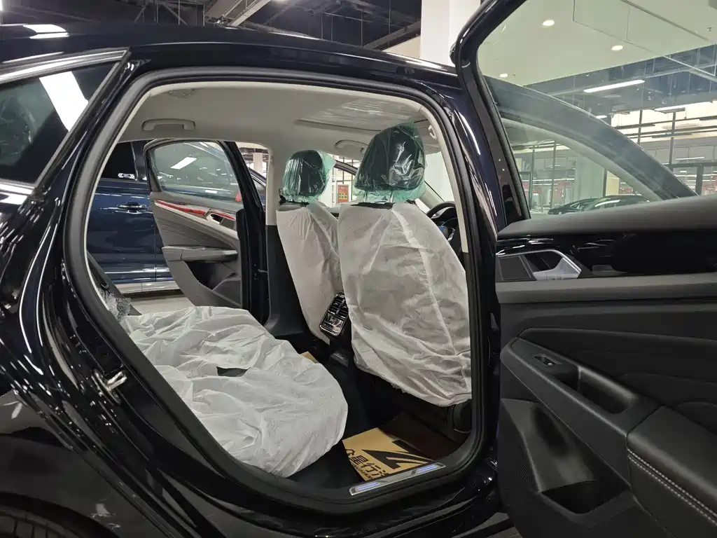 Volkswagen Passat PHEV 2025 430PHEV Hybrid Business Edition