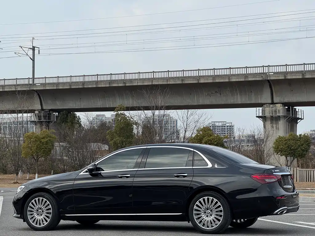 Mercedes-Benz E-Class 2022 E 300 L Luxury