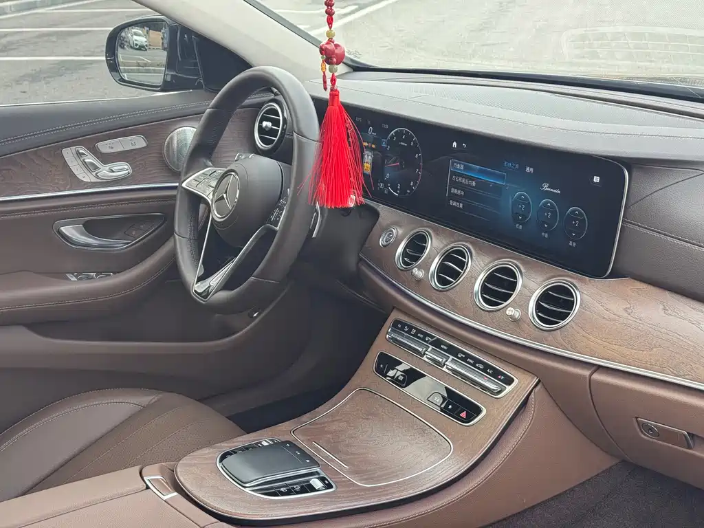 Mercedes-Benz E-Class 2022 E 300 L Luxury