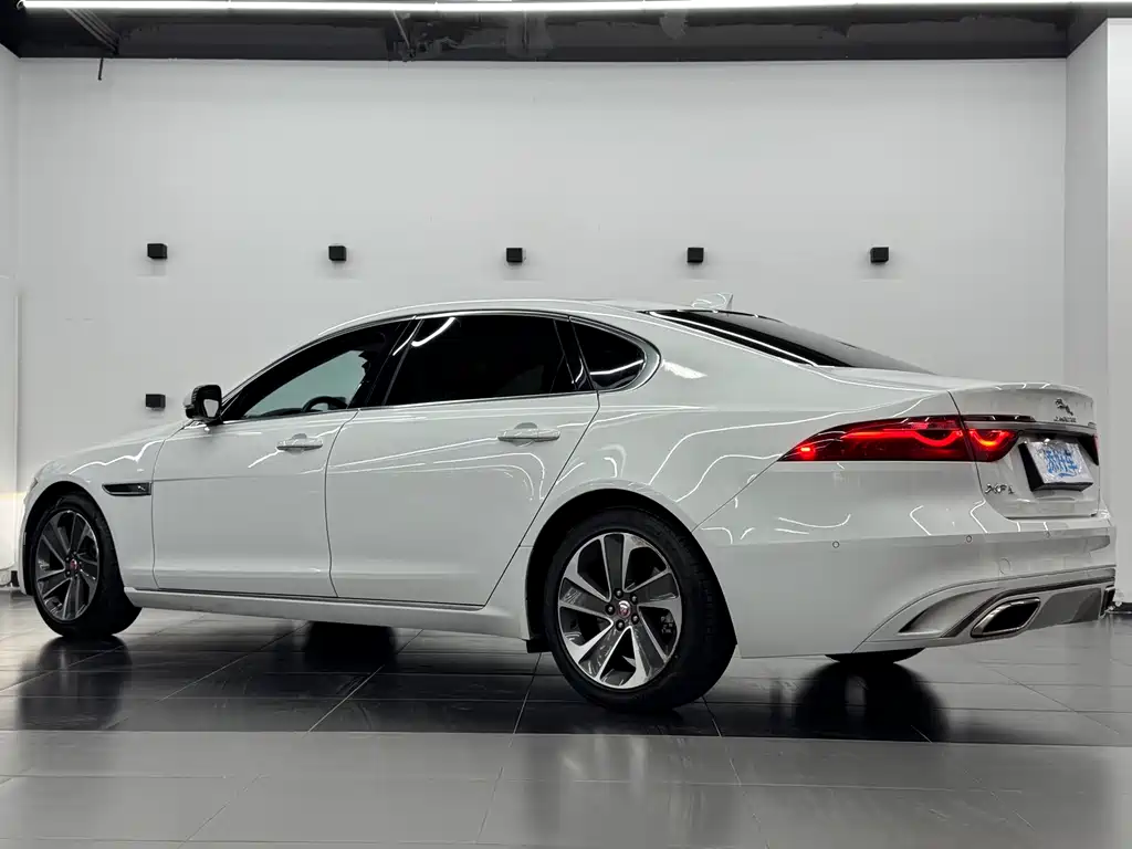 Jaguar XFL 2021 2.0T P200 RWD Elite Luxury Edition