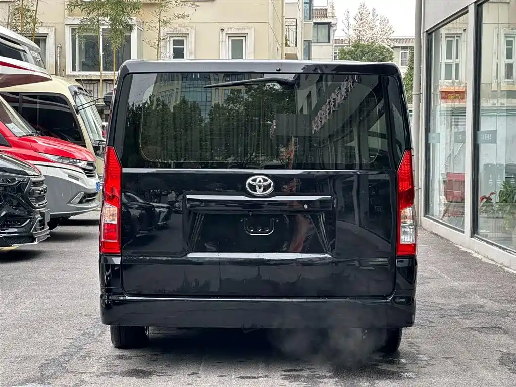 Toyota Hiace 2025 3.5L Automatic