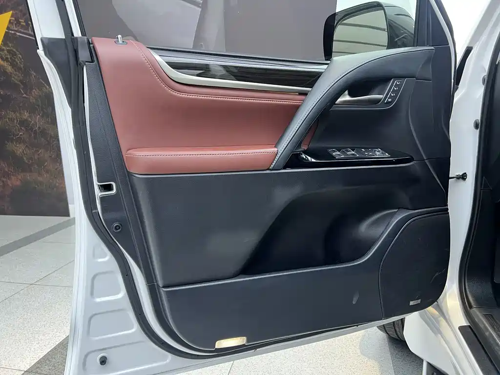 Lexus LX 2016 570 Dynamic Luxury Edition