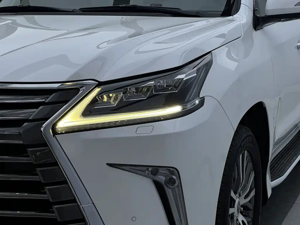 Lexus LX 2016 570 Dynamic Luxury Edition