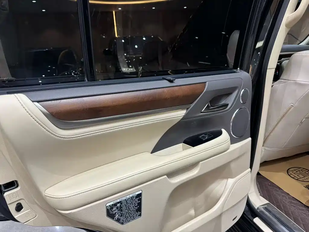 Lexus LX 570 2015 Middle East Edition