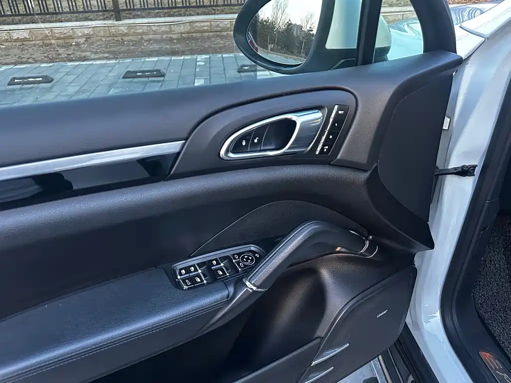 Cayenne 2014 Cayenne Platinum Edition 3.0T