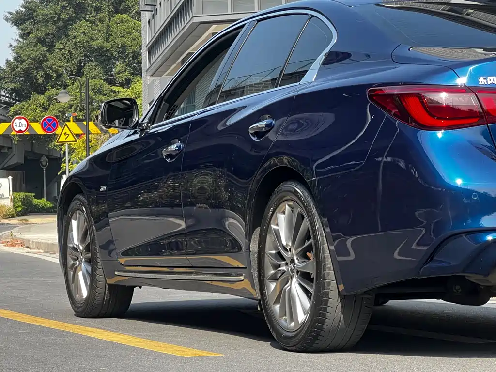 Infiniti Q50L 2.0T