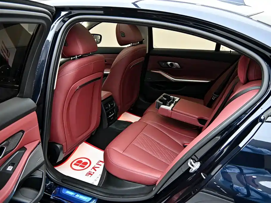 BMW 3 Series 2025 330Li M Sport Night Edition