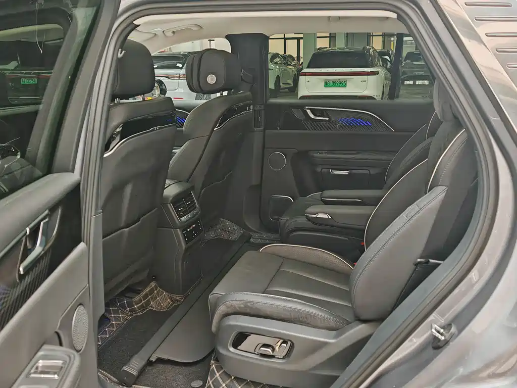 Hongqi E-HS9 2022 660km Qichang Edition 6-Seater