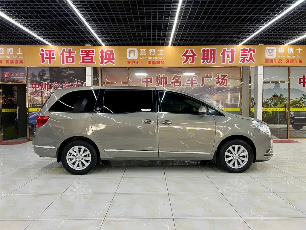 Buick GL8 2017 25S Luxury Model