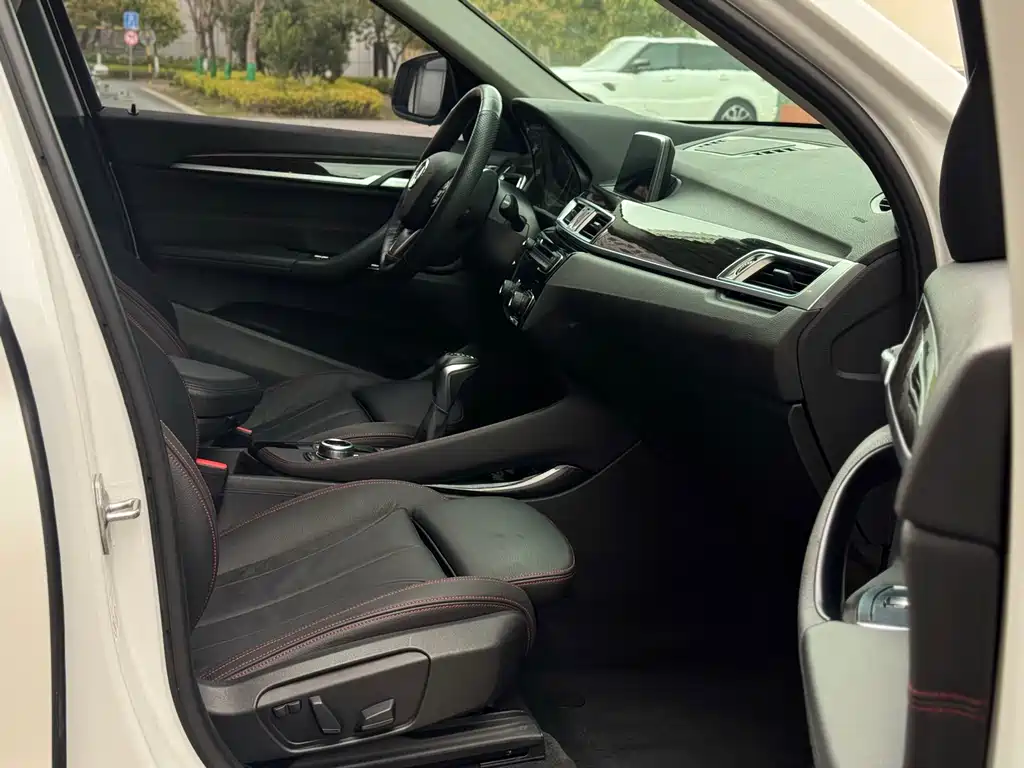 BMW X1 2018 xDrive20Li Luxury Edition