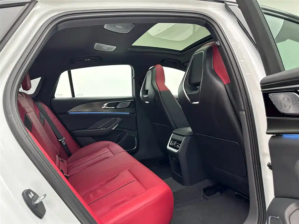 Hongqi H6 2025 2.0T Zhi Shang Edition