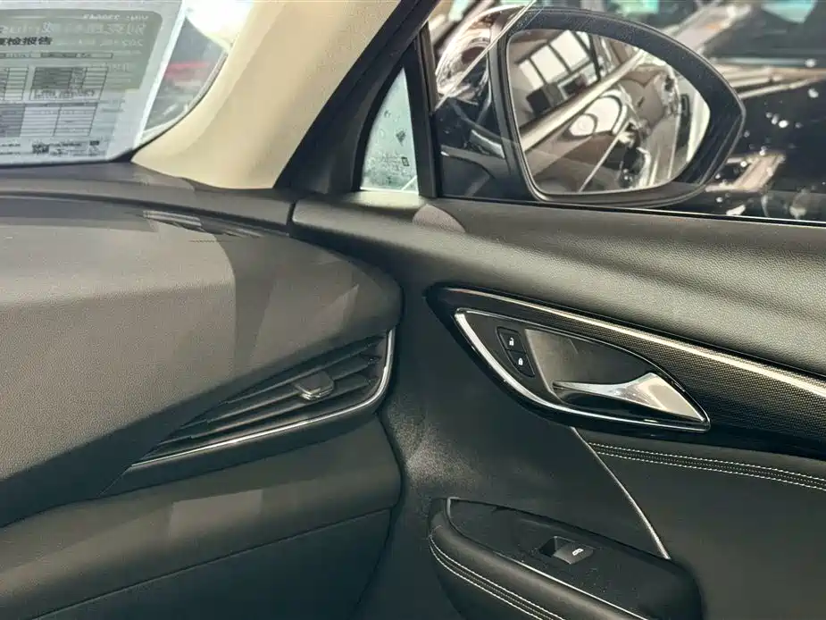 Buick Envision Plus 2023 652T 5-Seater Luxury