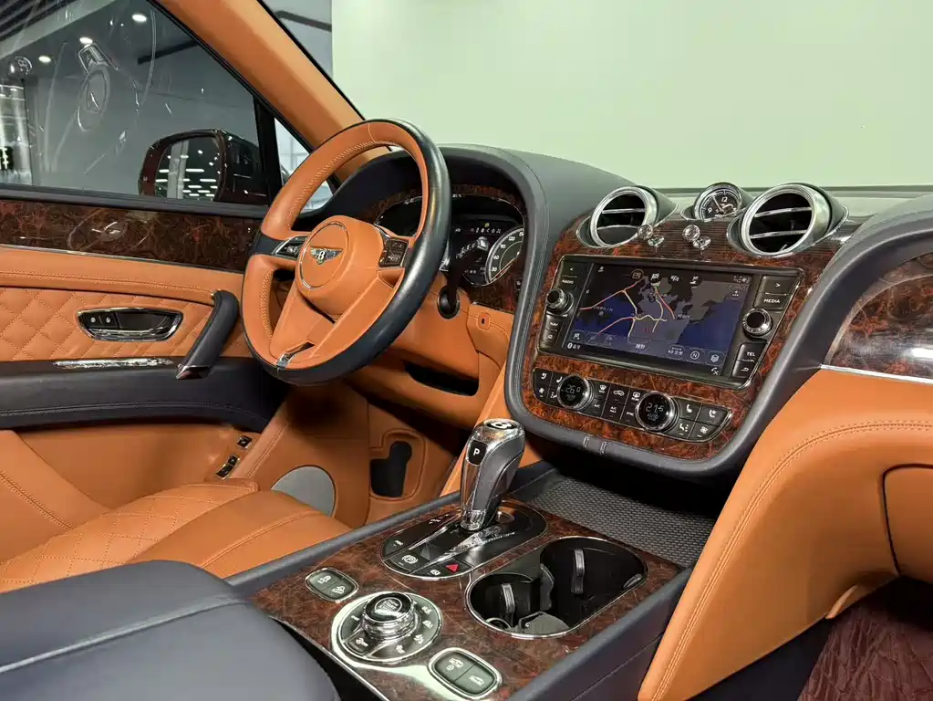 Bentayga 2016 6.0T Standard Edition