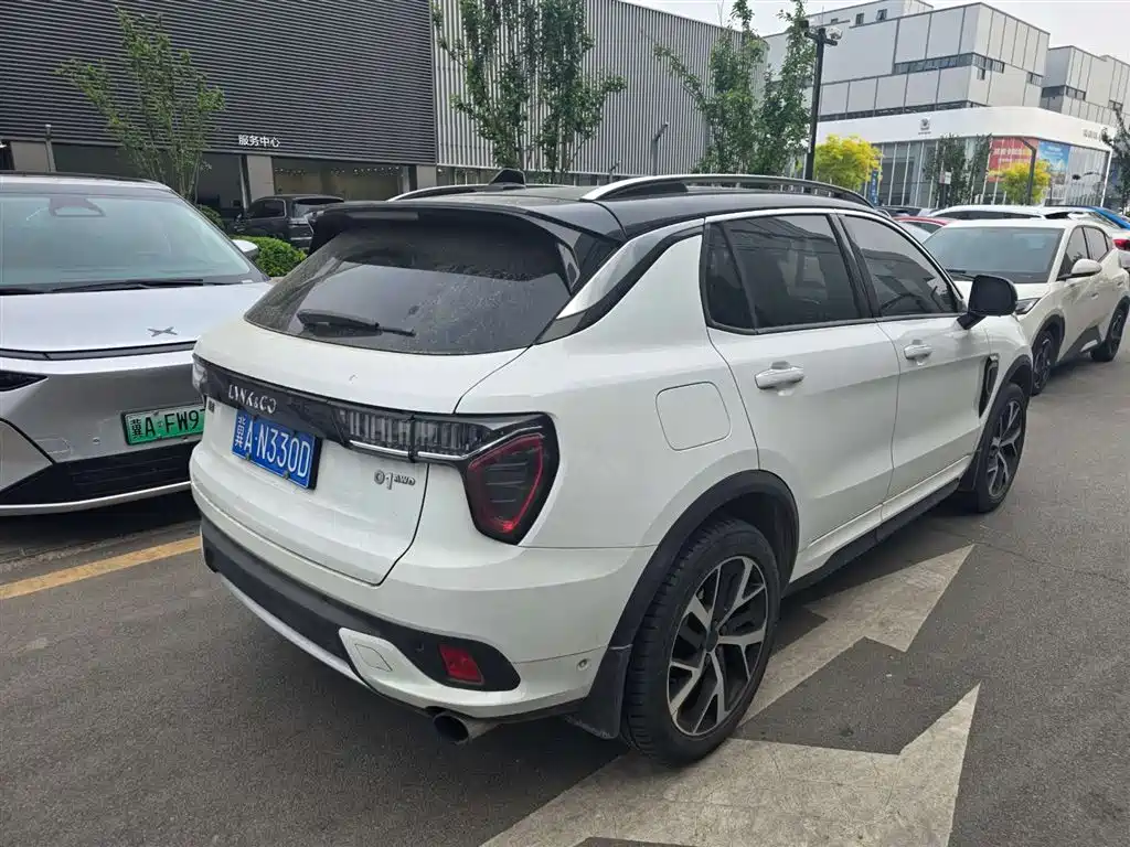 Lynk & Co 01 2017 2.0T AWD Pro