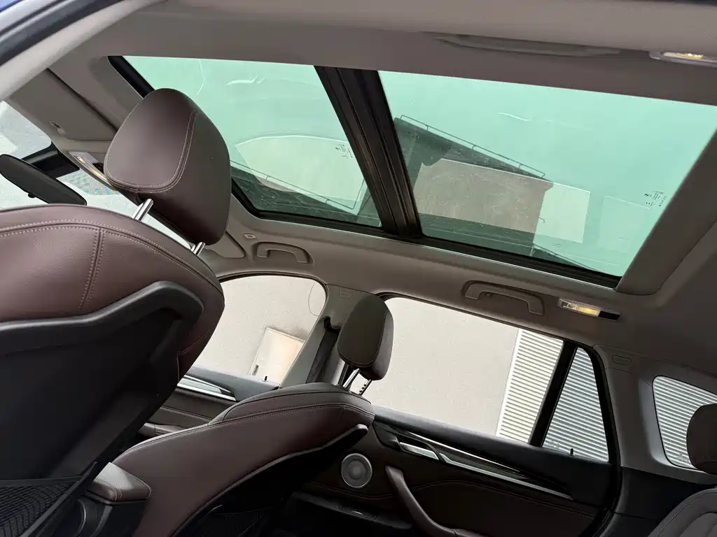BMW X1 2021 xDrive25Li Premium Edition
