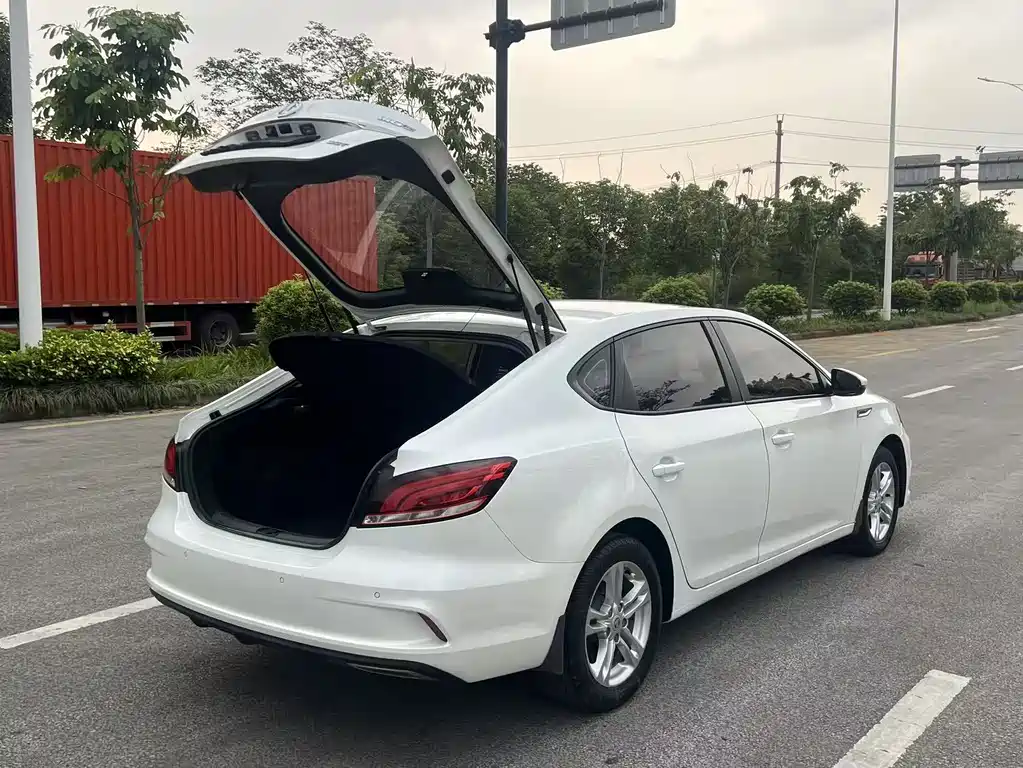 MG6 2018 20T Automatic Elite Smart Connect Edition China VI