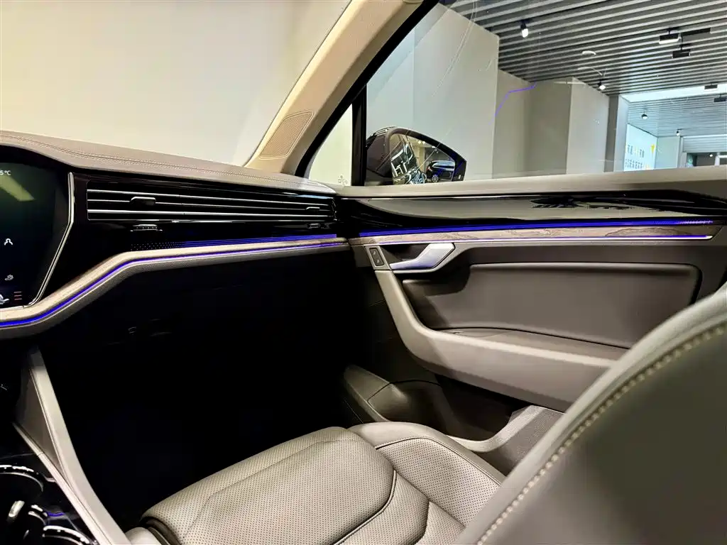 Touareg 2023 3.0TSI R-Line Black Edition