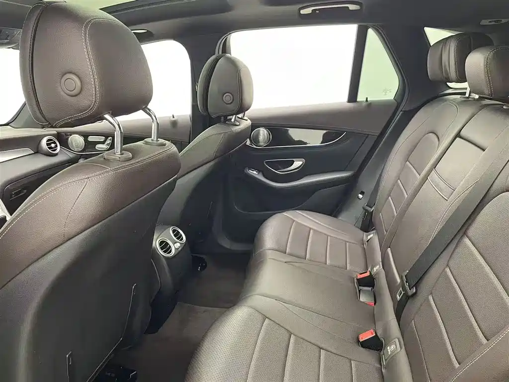 Mercedes-Benz GLC 2018 Facelift GLC 260 4MATIC Luxury