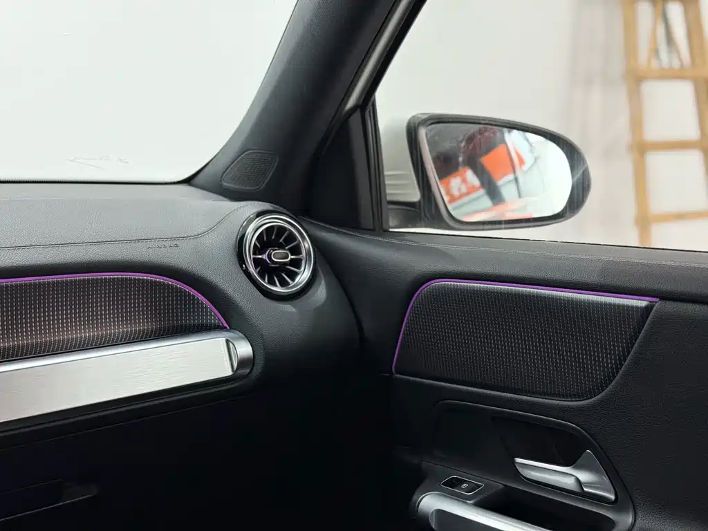 Mercedes-Benz GLB 200 2021