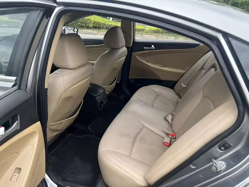 Sonata 2011 2.0L Automatic Leading Edition